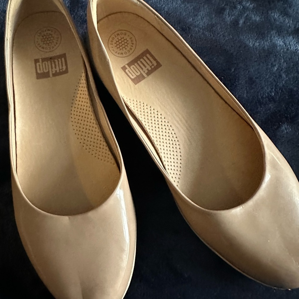 Fillip Nude  Patent leather Flat slides Women's Shoes - Picture 3 of 15